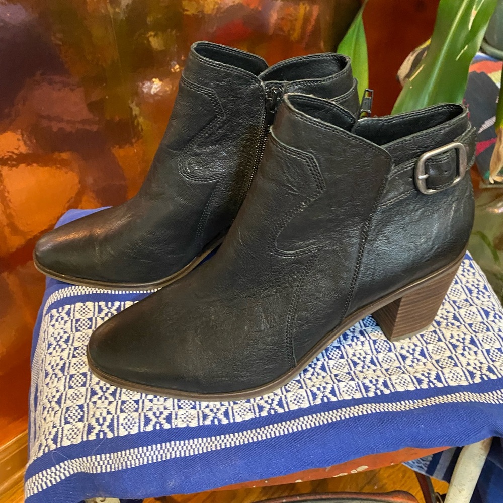 Lucky Black booties, 91/2, NEVER WORN
